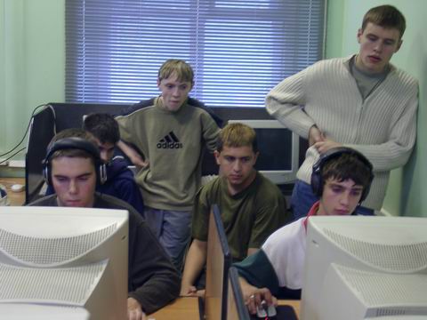 Dant против LeXeR; зрители: Funt, uNkind, Hornet и kik